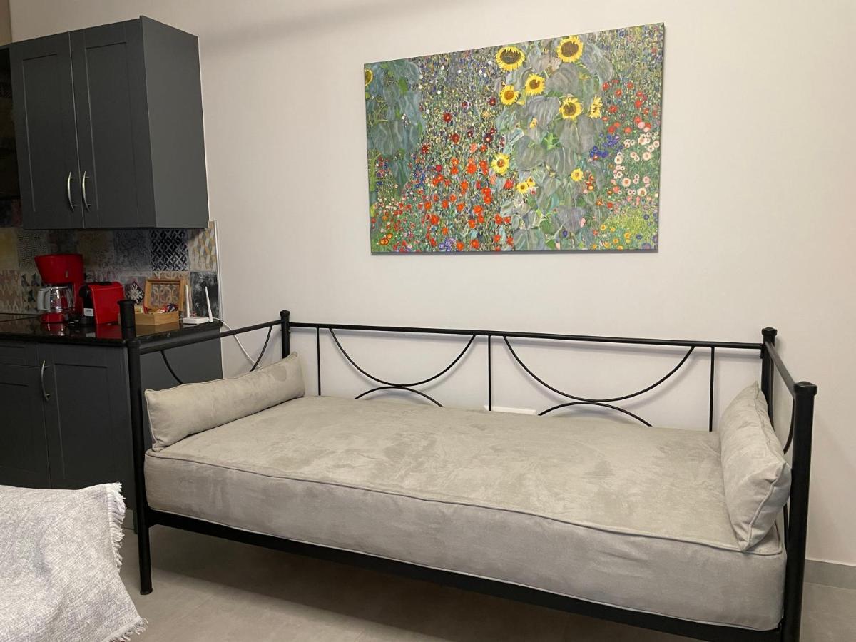 Ponte Vecchio Apartment Халкіда Екстер'єр фото